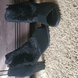 NWOT Lace Mesh Insert Chunky Heeled Boots-Black